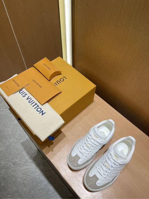 Adidasi Louis Vuitton