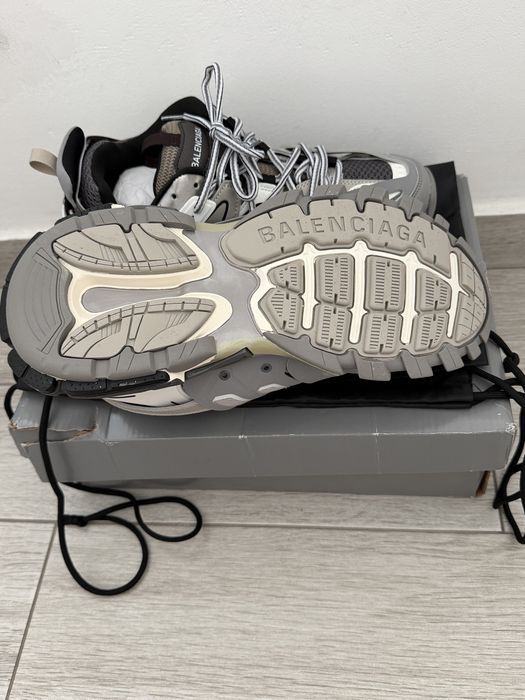 Balenciaga track