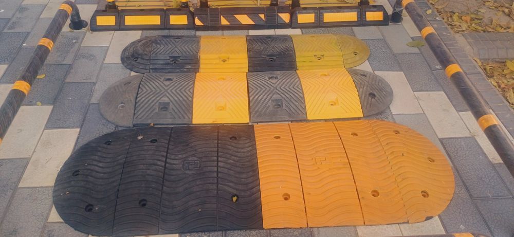 Lejayishiy poliseski
Qalinligi 5sm
Uzunligi 50sm ikkitasi 1metr
Nakan