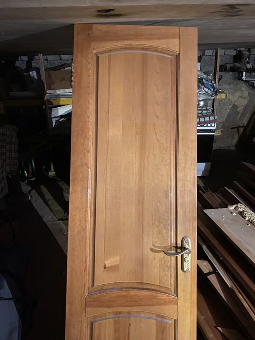 Продам деревянные двери