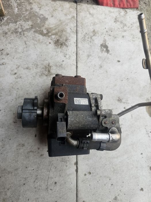 Lichidare stoc Pompa inalta presiune vw golf 6 passat touran jetta 1.6 tdi 03L130755E