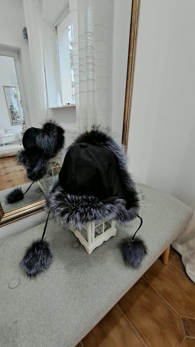 Caciula Blana Naturala" Vulpe Argintie