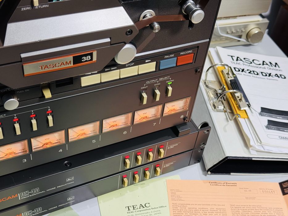 Magnetofon de studio TASCAM 38-8 piste, 2 unități DBX, accesorizat