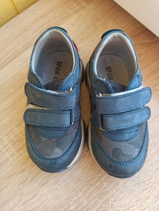 Детский кроссовки