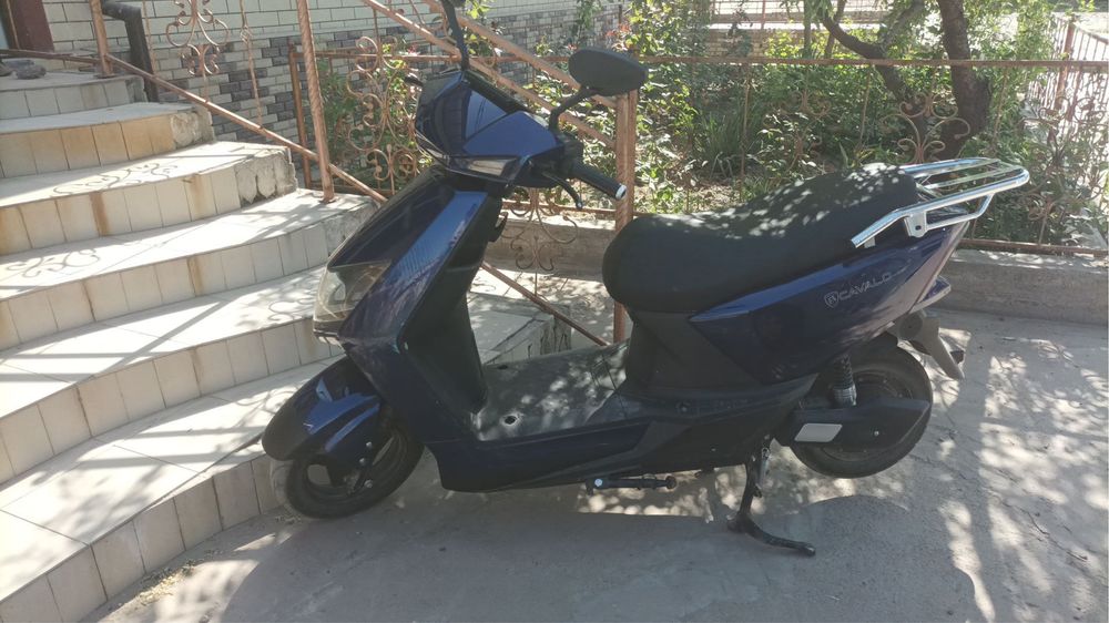 Skuter elektronni