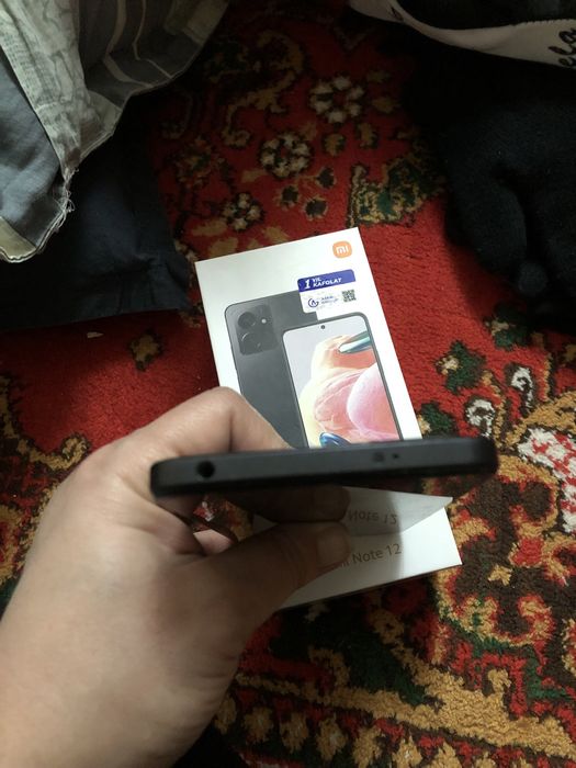 Продается телефон