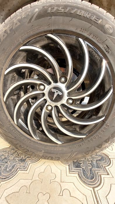 13lik saka diska balon bilan satiladi