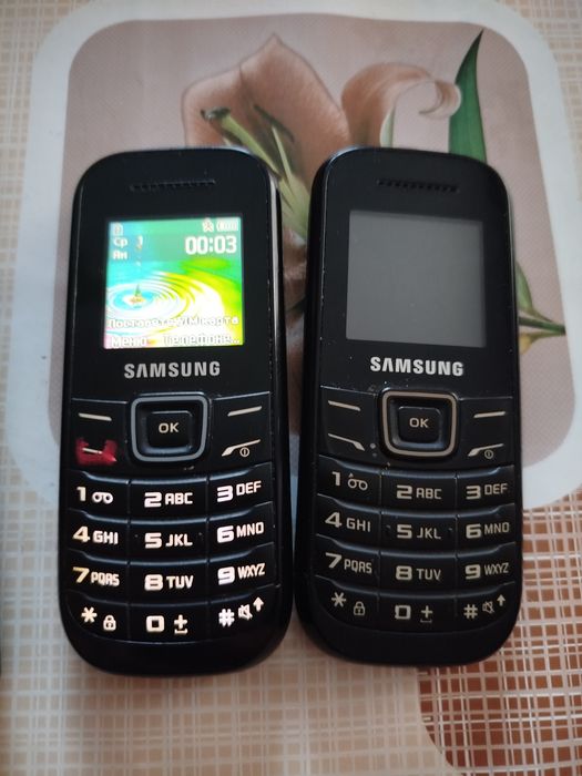 2 телефона Samsung