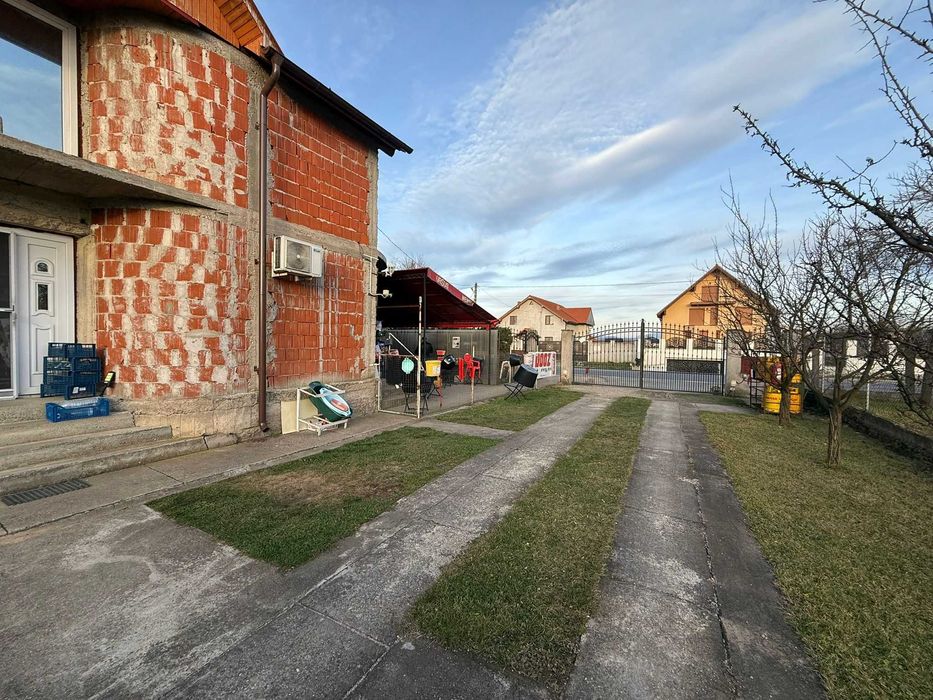 De vânzare casa + afacere activă (magazin alimentar) în Iojib, SM