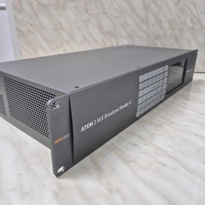 BalckMagic ATEM 2 M/E Broadcast Studio 4K  Zeus Amanet Rahova