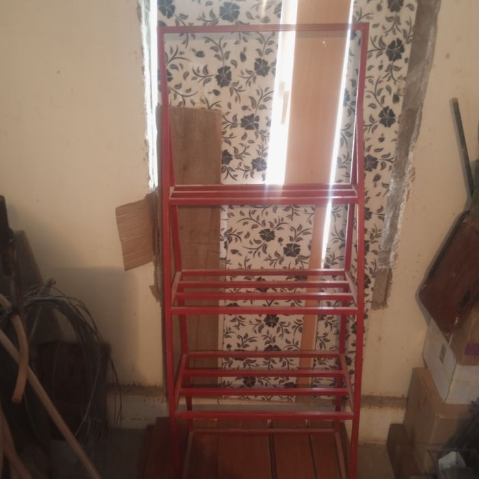 Стеллаж железный. Три полки.