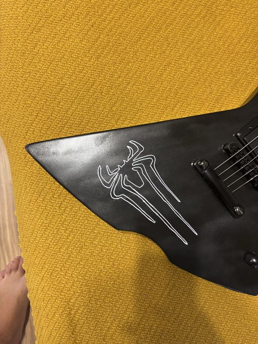 Chitara electrica custom Explorer