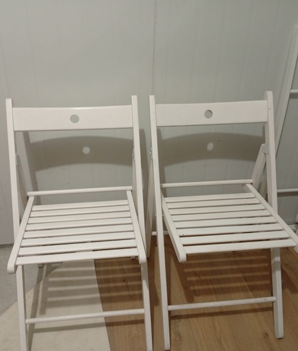 Vând patru scaune pliabile Ikea