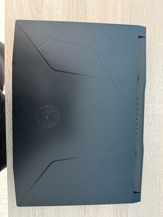 Геймърски лаптоп MSI BRAVO 15