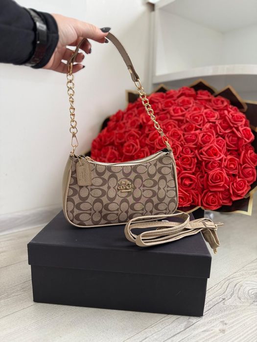 Дамски чанти тип модели.