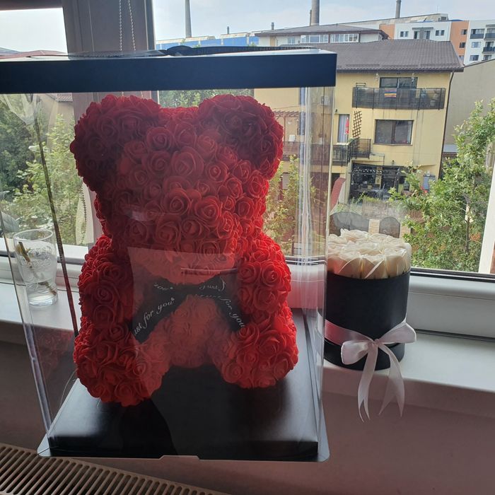 Pachet Ursulet de 40 cm si trandafiri de sapun