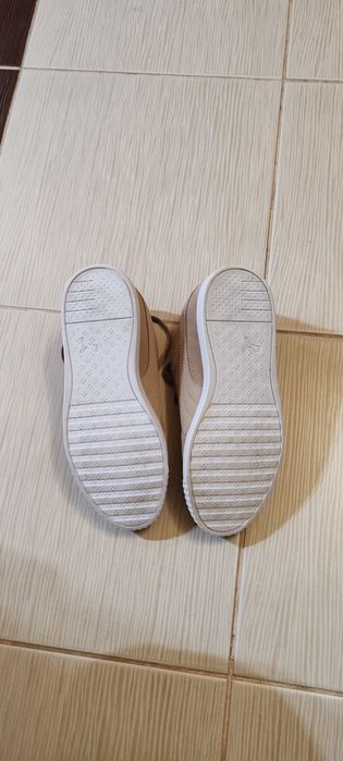 Pantofi sport  dama Puma Carina purtati o singura data