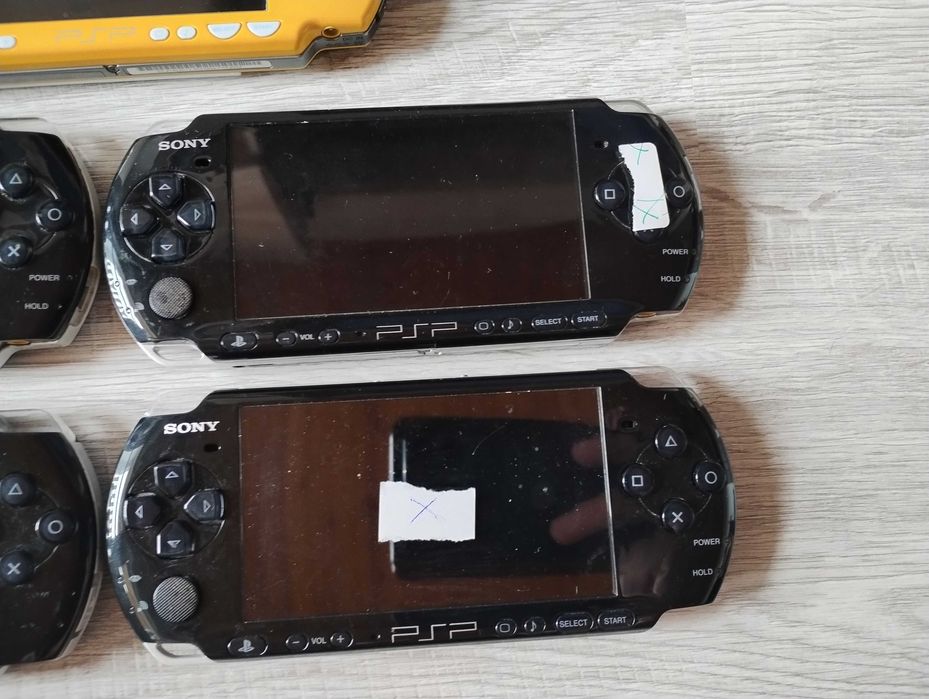 5 броя PSP игрови конзоли