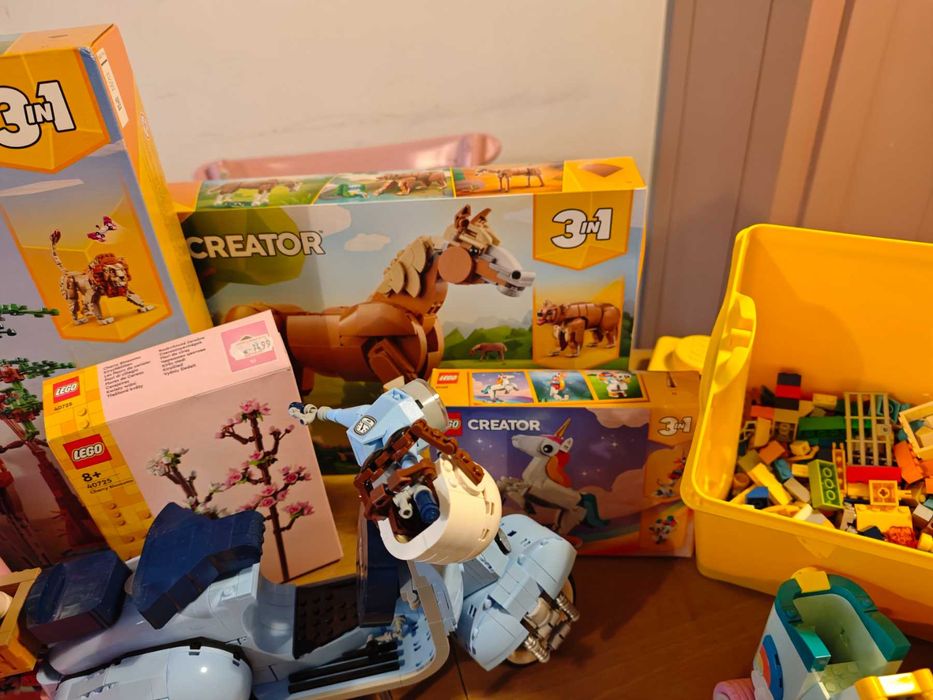 Продавам голям комплект от лего, с книжките, кутиите, LEGO