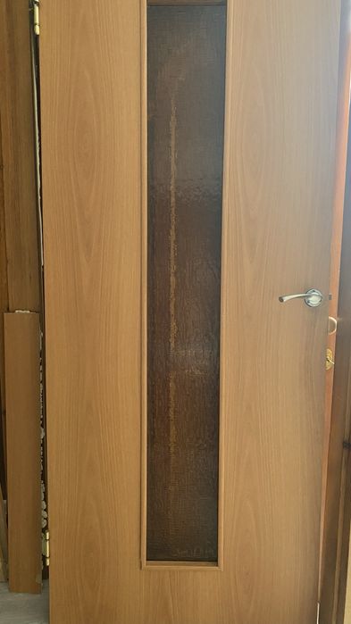 Двери межкомнатные б/у.