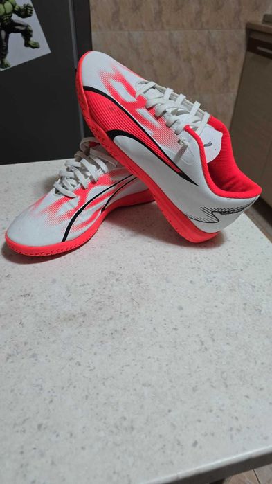 Ghete fotbal marimea 42