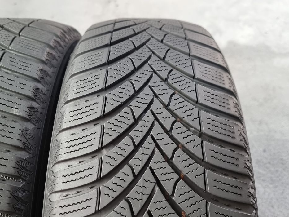 205/60/16 Semperit 4Броя: 280лв 6.5мм