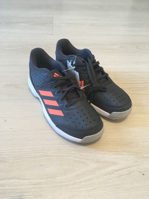 125 lei Adidas noi 35,5