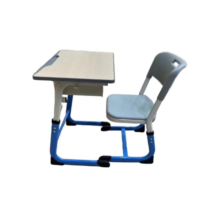 Школьная парта и стул