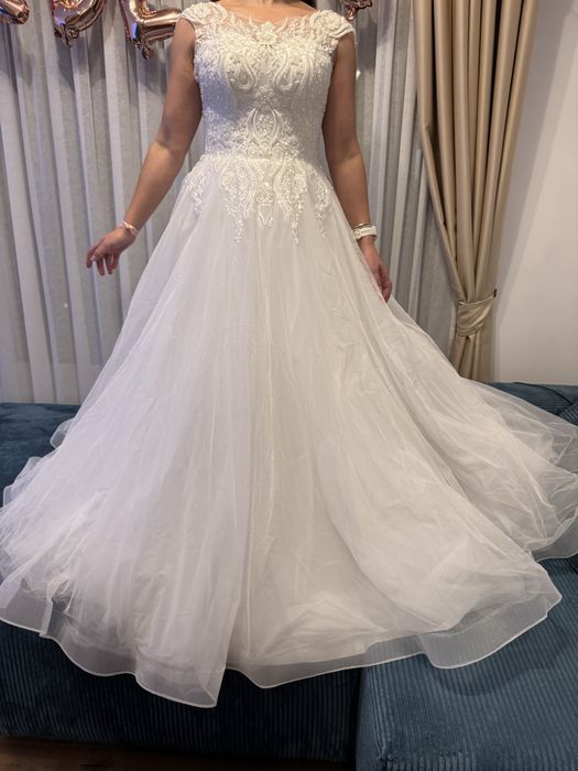 Vand rochie de mireasa marimea 38