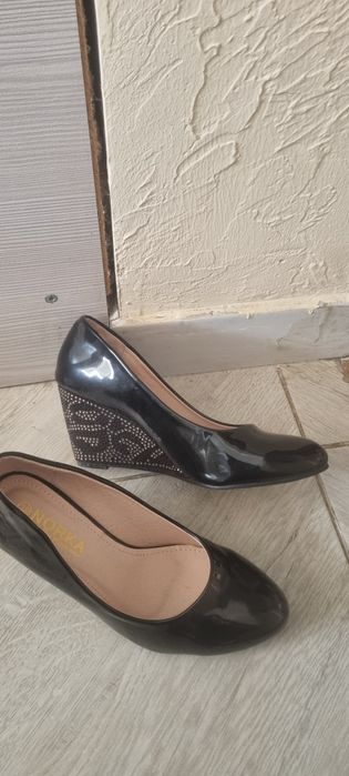 Продам туфли женские