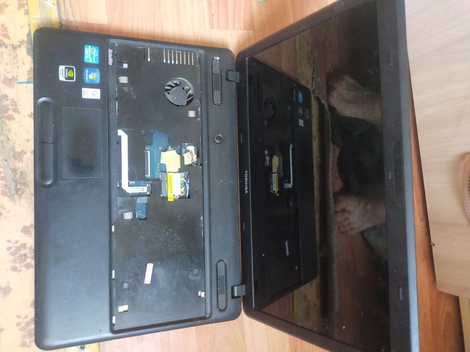 Ноутбук Тошиба  .