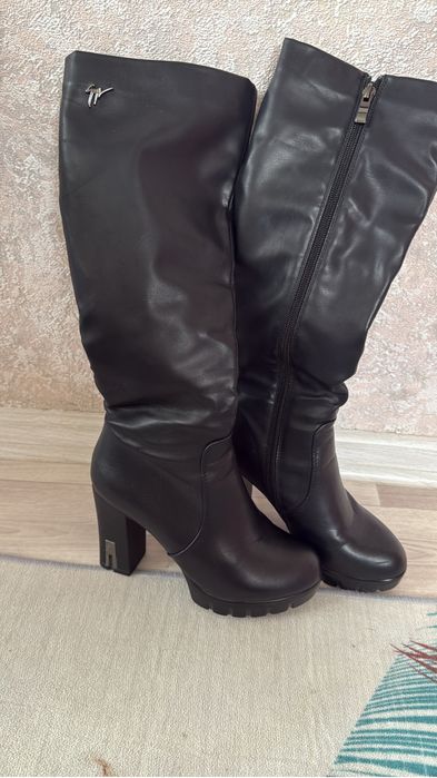 Отдам одежду на девушку