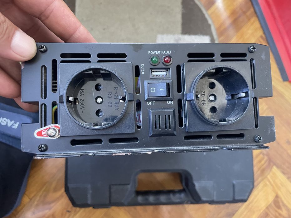 Invertor 12/220 1500w Greencell
