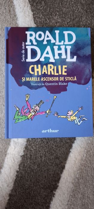 Vând cărți în stare foarte buna.