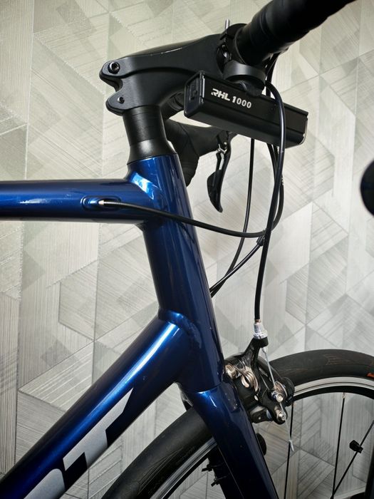 Шоссейный велосипед Giant Contend 1 — Идеальное состояние