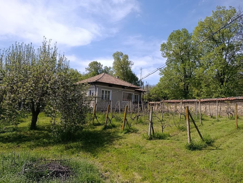 Продава се Къща в с. Ушинци, Област Разград - 65 кв.м за 377 €/кв.м - Снимка #1