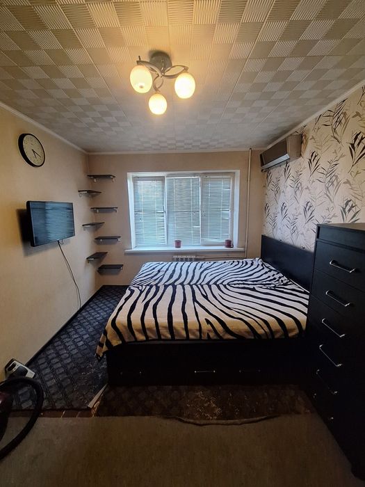 Чиланзар 5. Продается 1 комнатная метро Хамза 8 минут