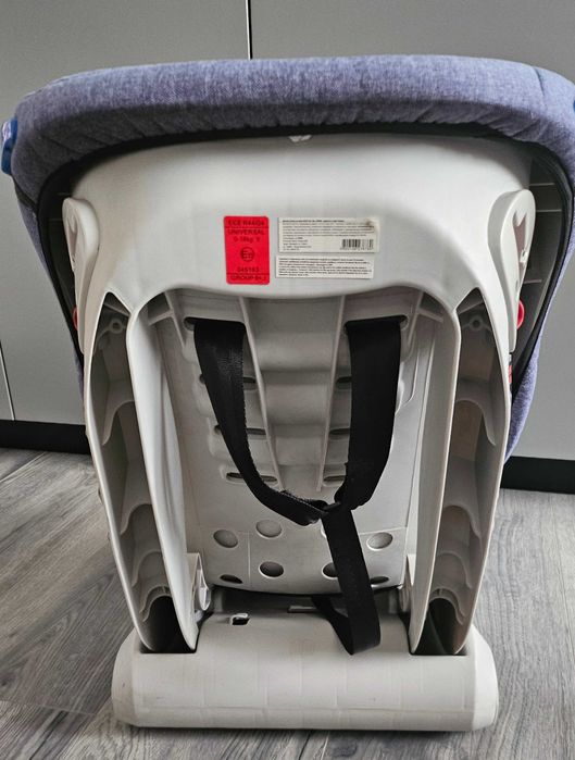 Детско столче за кола Moni