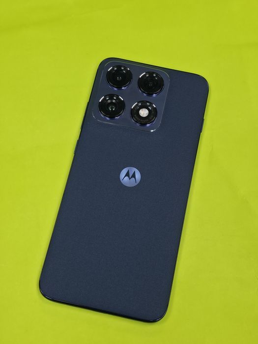 ЧИСТО НОВ 256GB Motorola EDGE 70 Pro Yettel Гаранция 2029г. Blue | Син