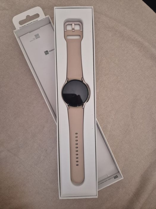 Samsung Galaxy Watch 4 + Samsung Galaxy S22