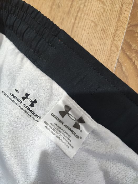 Pantaloni scurți de damă Under Armour mărimea M