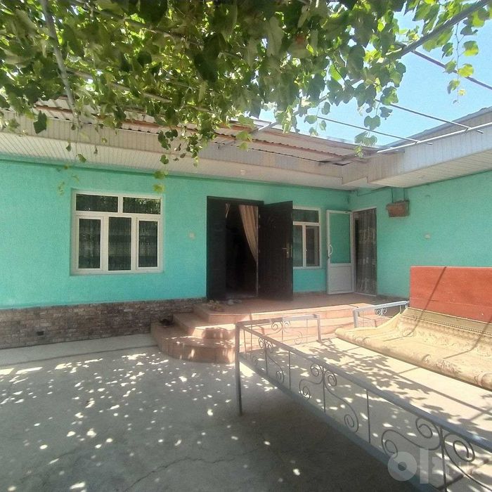 Ховли Уй сотилади 4 хона 6.5 сот Кибрай р Навбахор сан.Трассадан 350 м