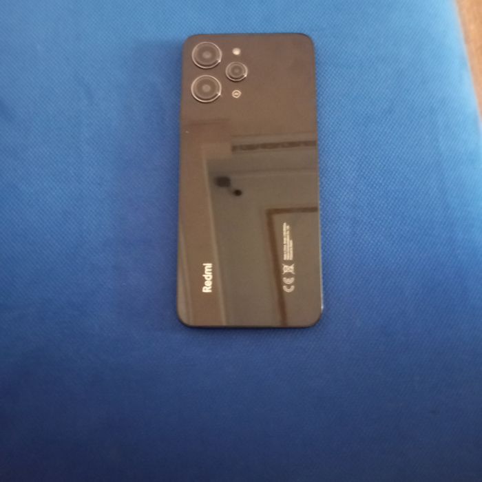 Продаю телефон Redmi 12