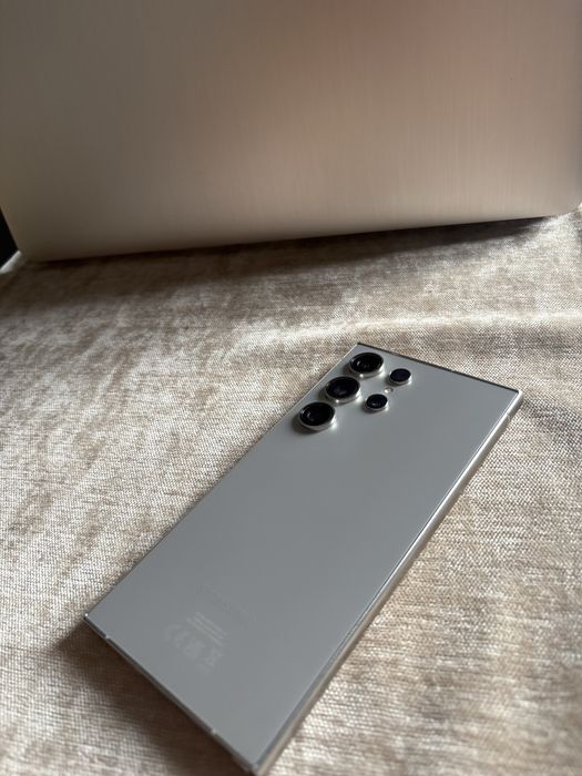 Samsung Galaxy S24 Ultra 256GB.