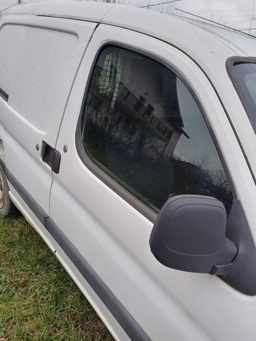 Vând Peugeot Partner