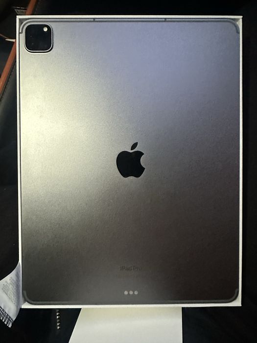 Продается iPad PRO 12.9-inch (6th Generation) Wi-Fi + Cellular