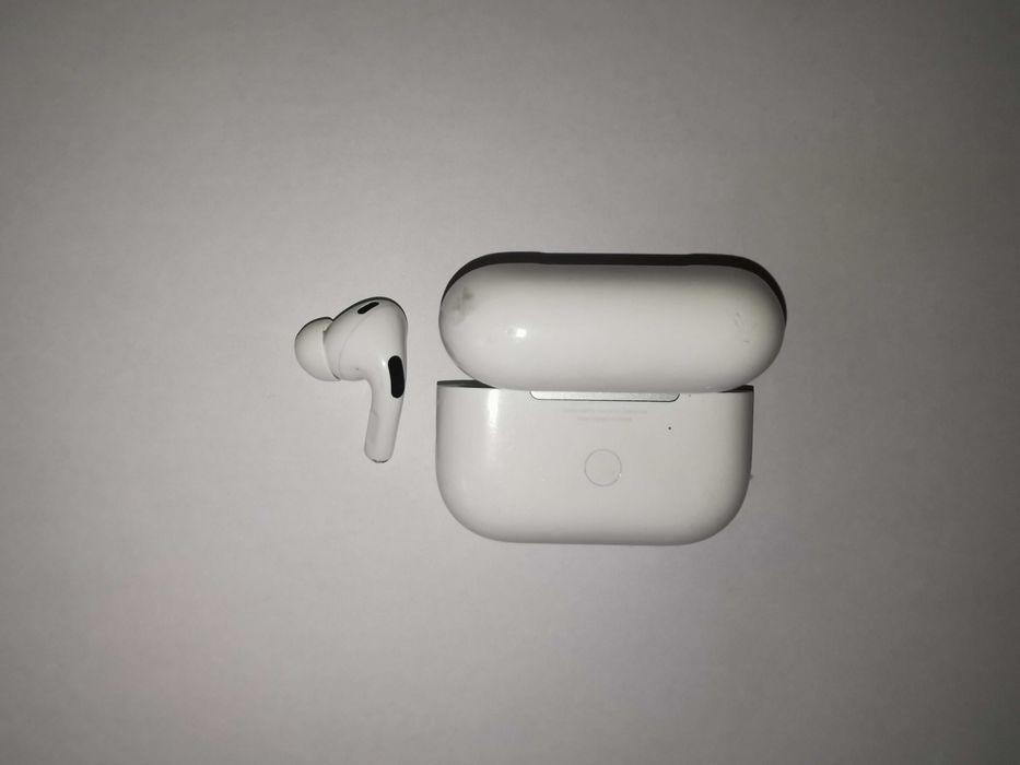 Apple AirPods Pro 2 Generation Case A2700 EMC8075 - doar case