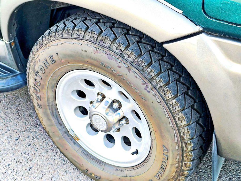 Ssangyong Musso  OFF-ROAD  2003 года выпуска бензин-метан .