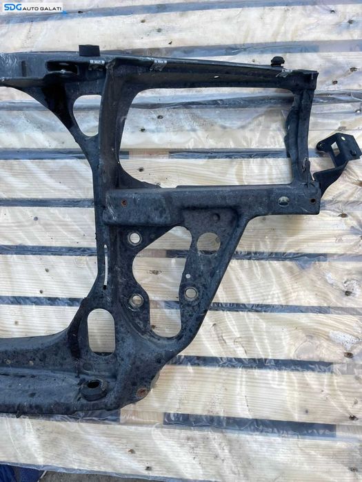 Trager Tragher Panou Frontal Calandru VW Passat B5 1997 - 2001 Cod 3B0805594