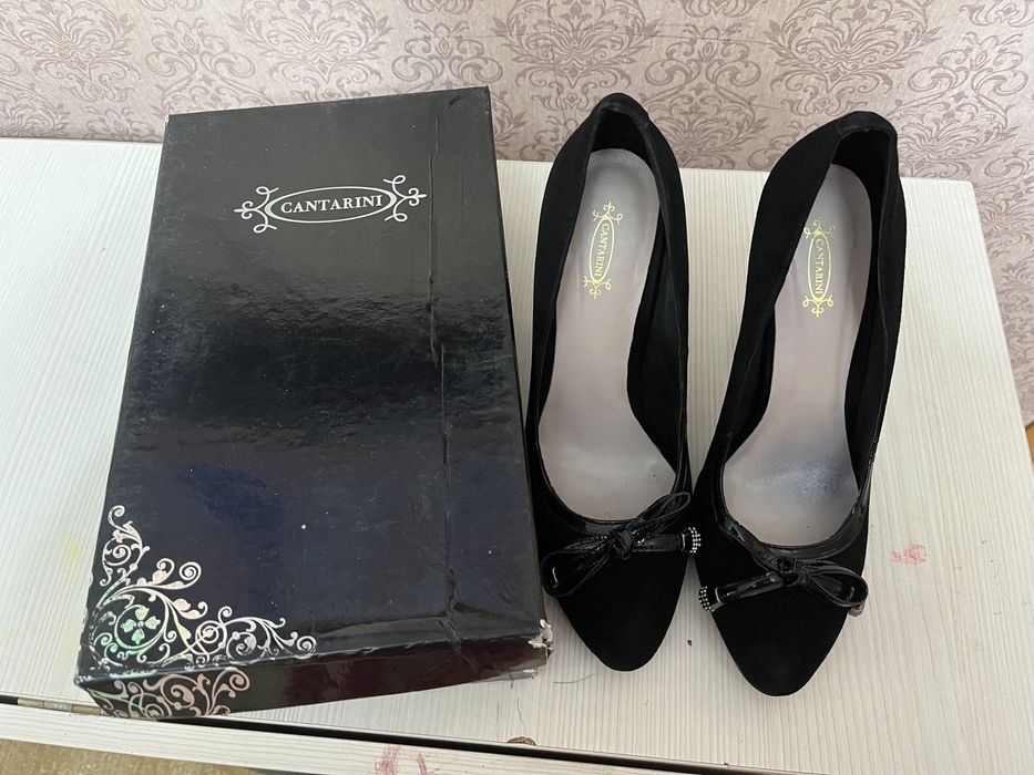 Продам замшивые туфли